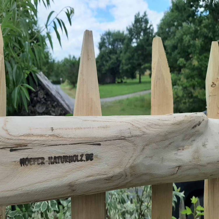 Staketenzaun Tor aus Holz nach Maßanfertigung