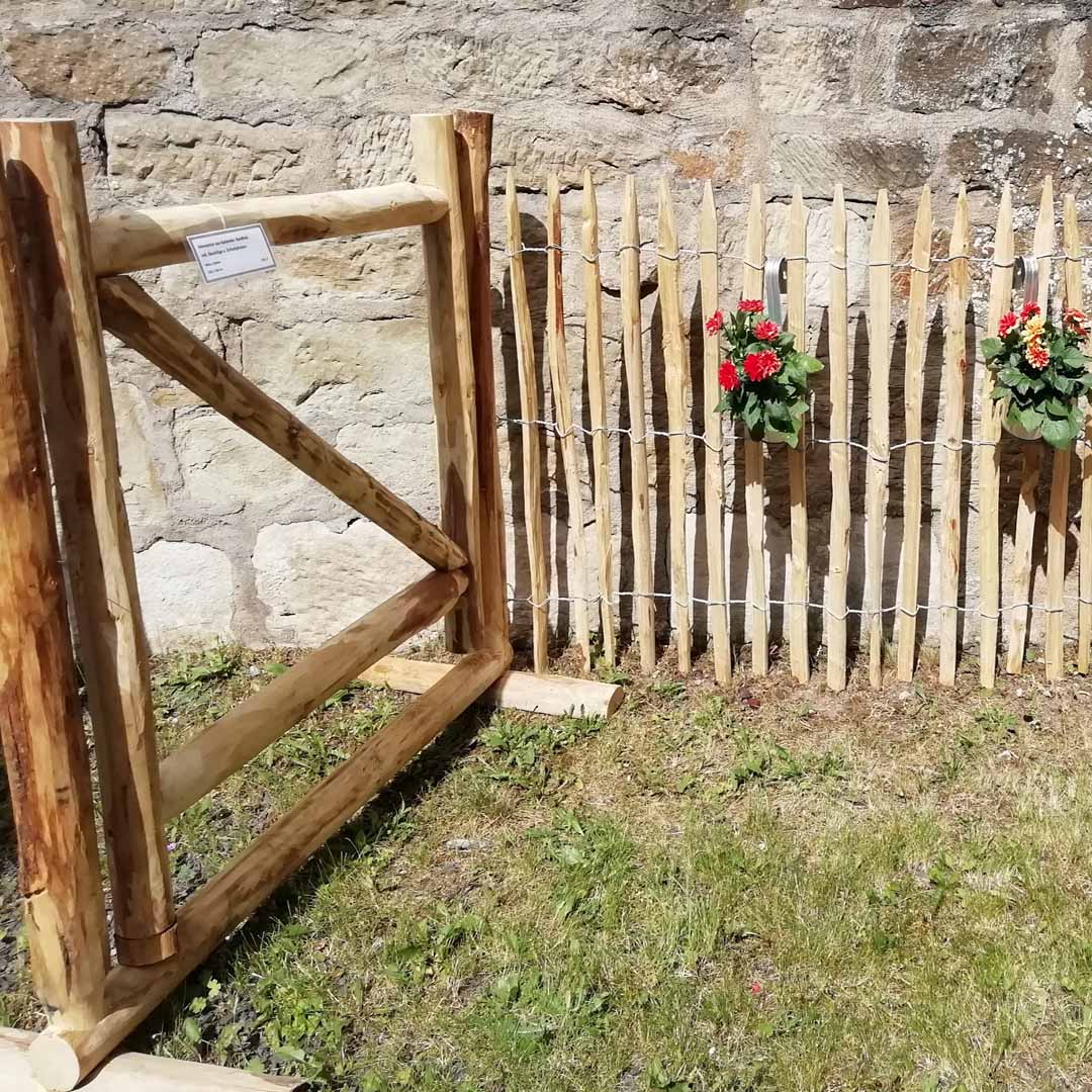 Kastanienzaun mit Tor | Zauntor aus Holz